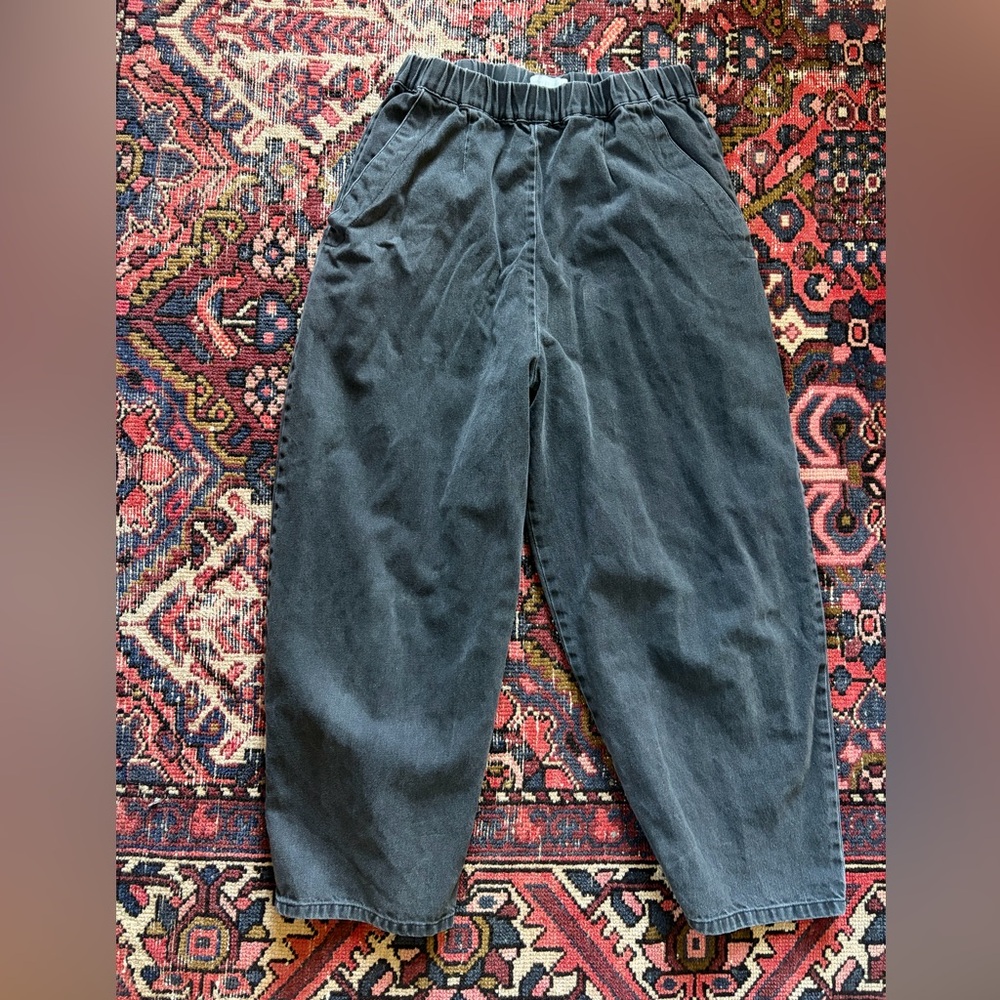 Micaela Greg Barrel Pant in soft faded black denim M - Picture 5 of 7